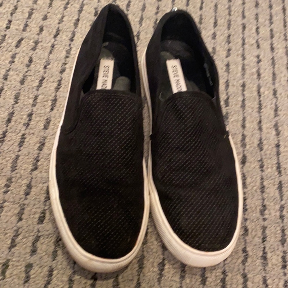 Steve madden size 9.5 black slip on
